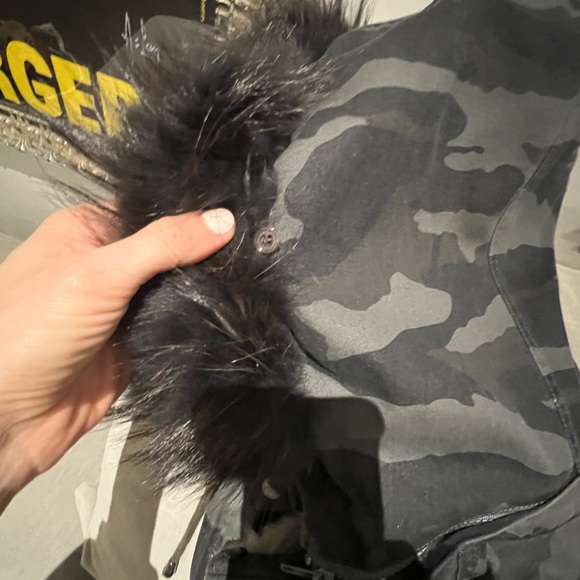 Reversible Real Fur lined (removable) camo vest with hood- Wear it 4 ways! - Picture 7 of 7